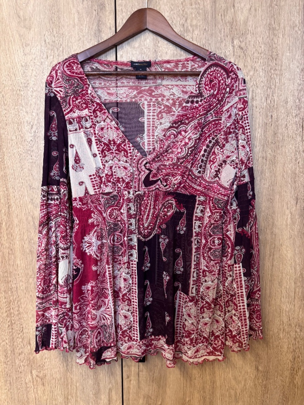 00s BCBGMAXAZRIA Women's Grunge Fairycore Bell Sleeve V-Neck Paisley Blouse XL